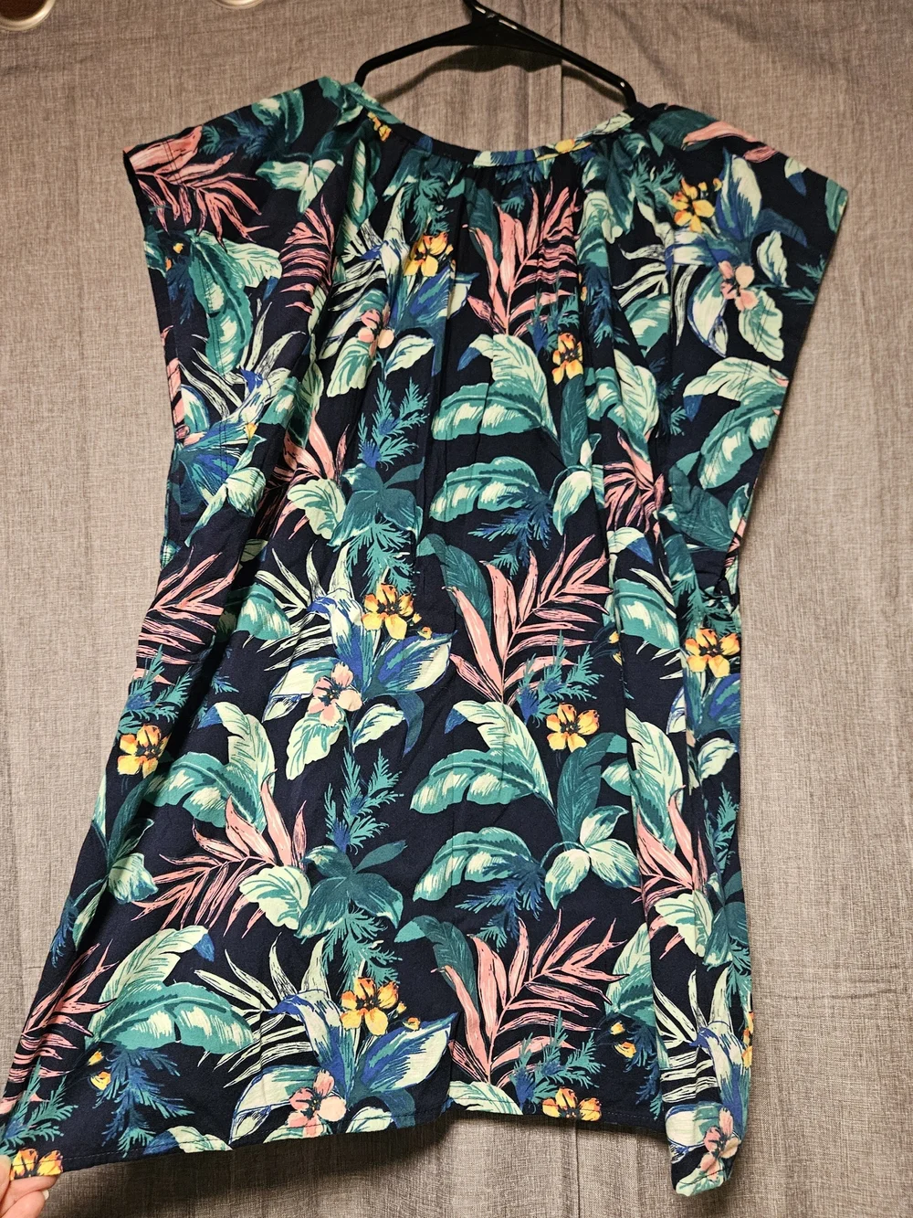 🤑LOFT Navy Tropical V-Neck Top with Green & Coral Leaf Print